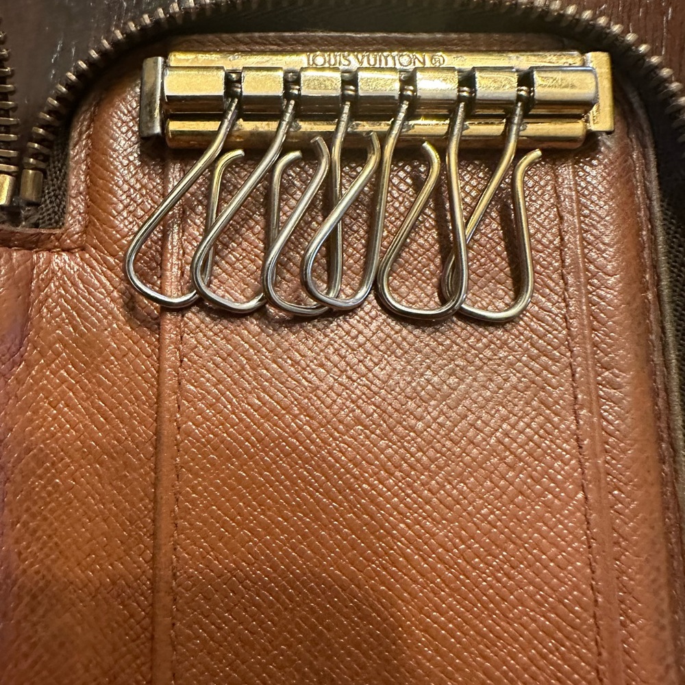 Authentic Vintage Louis Vuitton Zip Around Keyholder. Rare - Picture 2 of 10